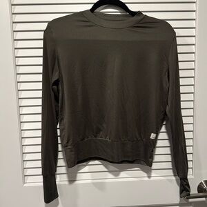 Like new Vuori crewneck